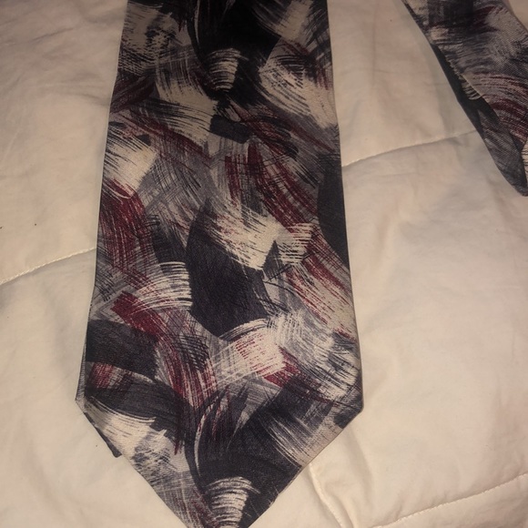 3/$20 or 5 for $25 Bundle Sale❗️Pierre Cardin Silk Tie for Men - Picture 3 of 5
